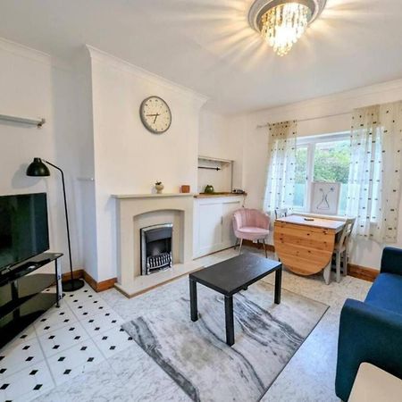 גטשהד 2 Bedroom Home With Driveway Close To Quayside מראה חיצוני תמונה