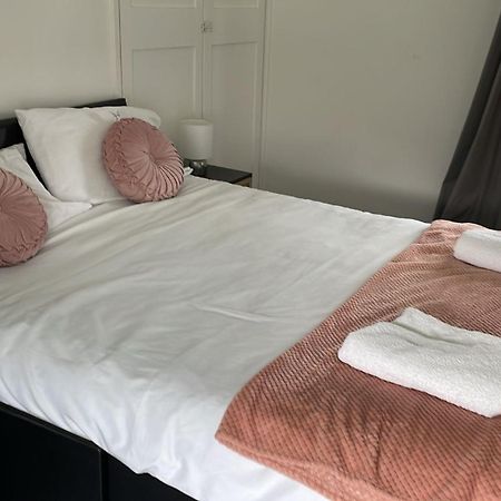 גטשהד 2 Bedroom Home With Driveway Close To Quayside מראה חיצוני תמונה