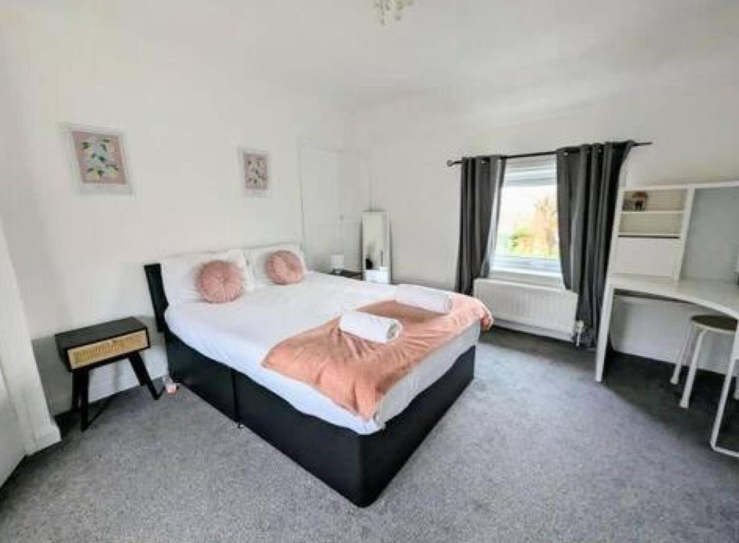 גטשהד 2 Bedroom Home With Driveway Close To Quayside מראה חיצוני תמונה