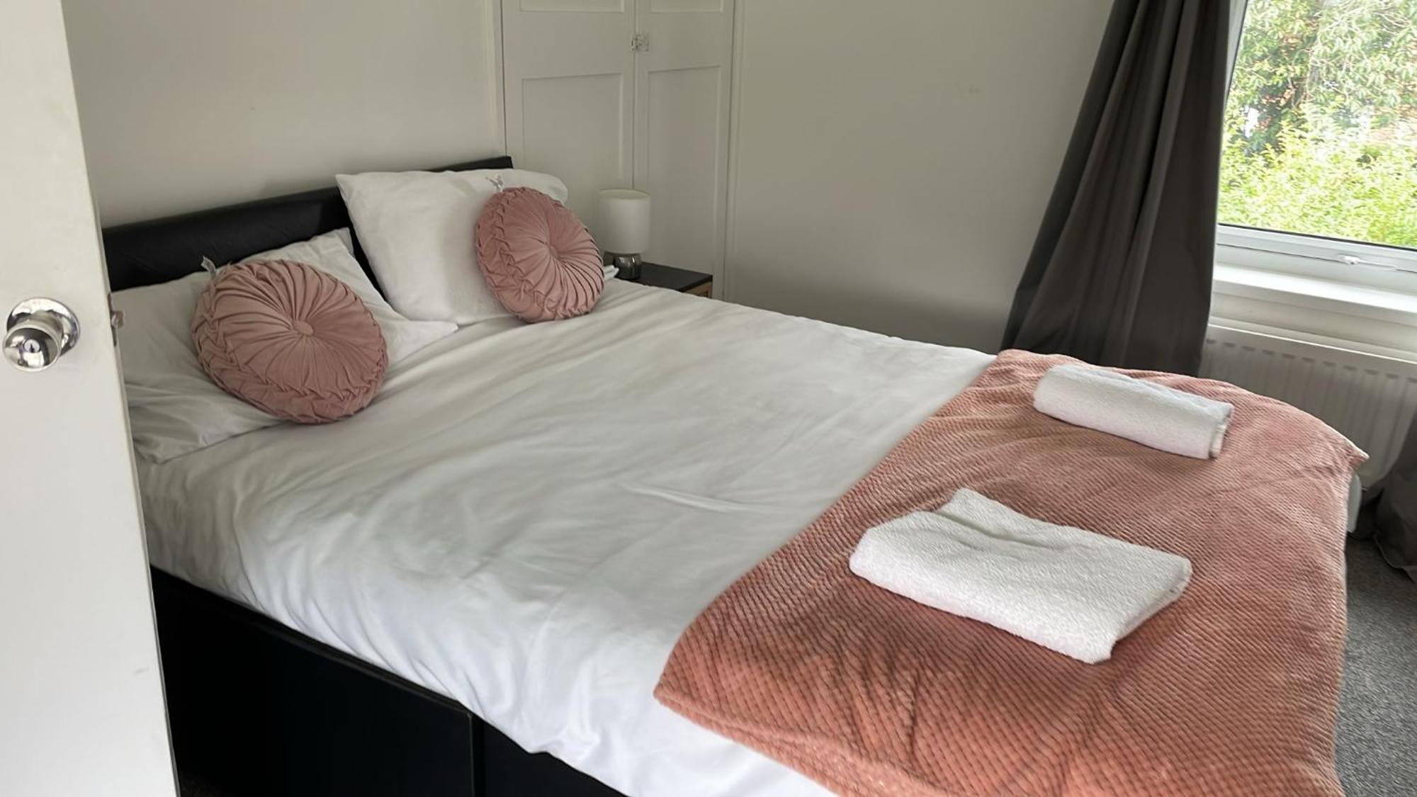גטשהד 2 Bedroom Home With Driveway Close To Quayside מראה חיצוני תמונה