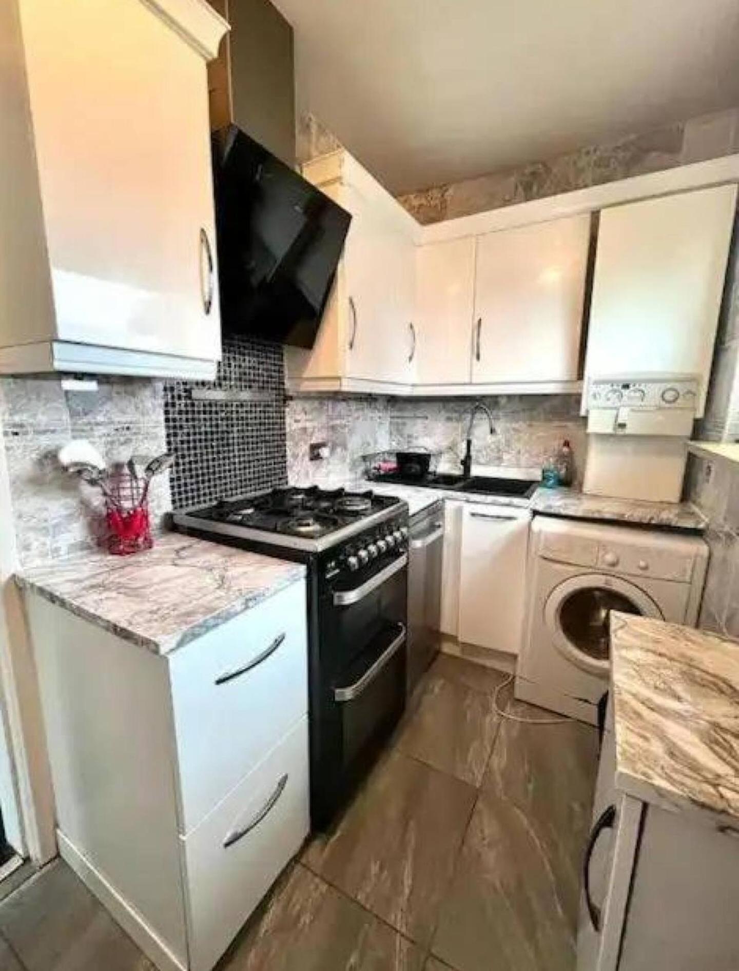 גטשהד 2 Bedroom Home With Driveway Close To Quayside מראה חיצוני תמונה